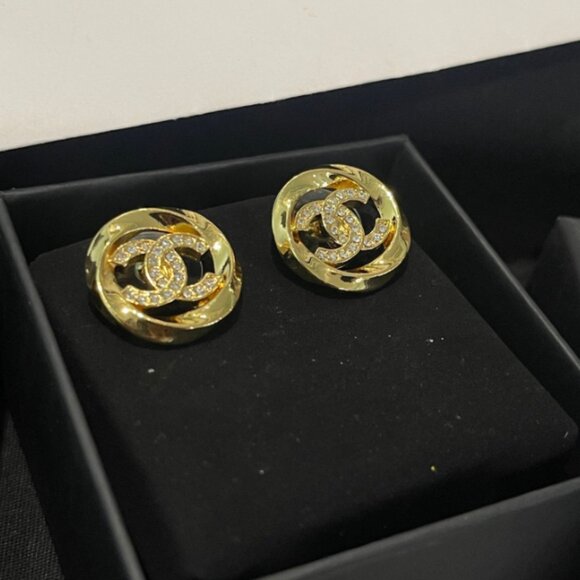 Chanel Earrings - Picture 5 of 5